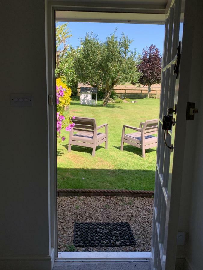 The Bothy Apartment Pewsey Bagian luar foto