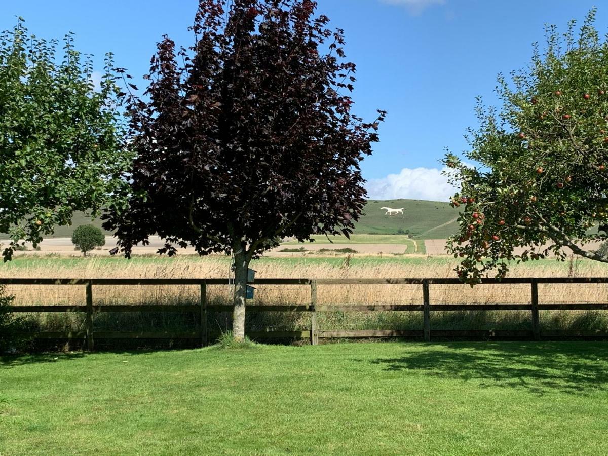 The Bothy Apartment Pewsey Bagian luar foto